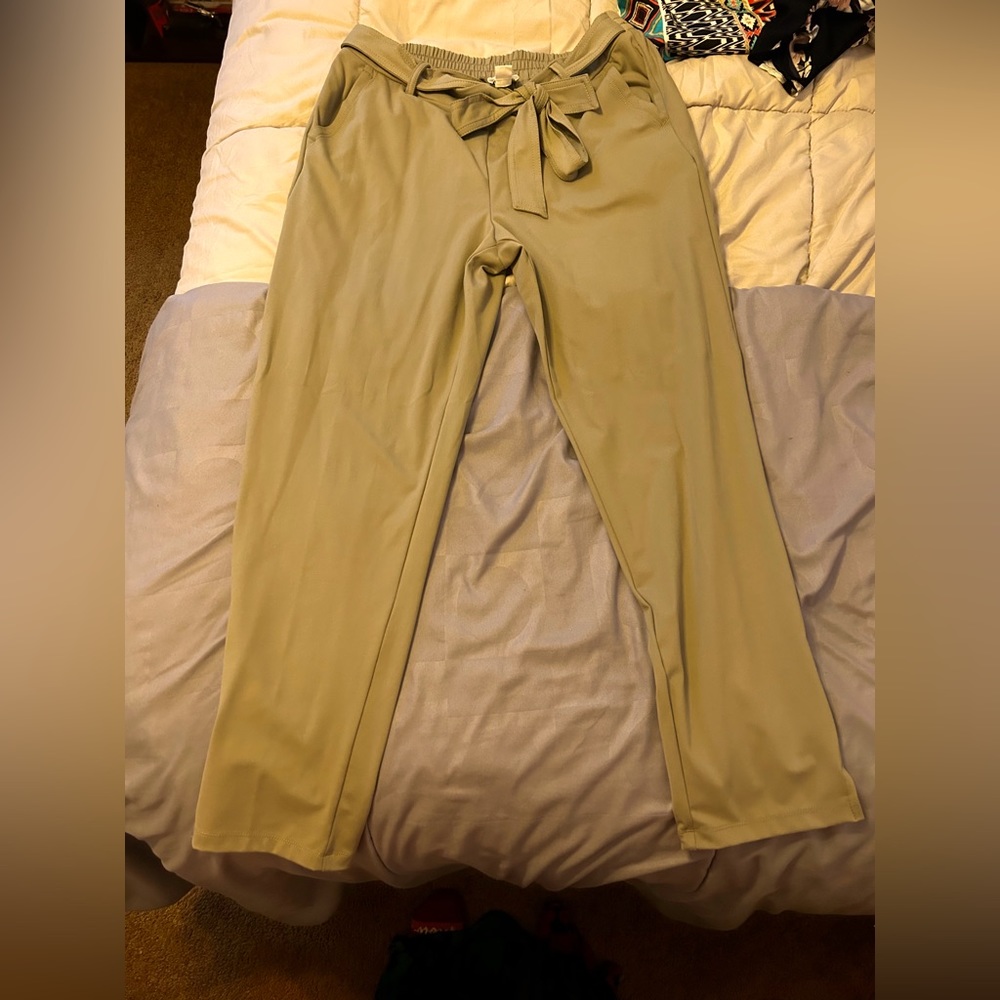 Nicole Miller front tie capris